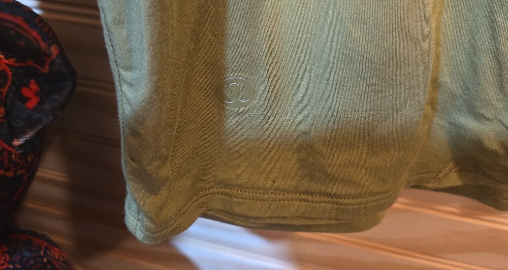 Lululemon - Picture 6 of 6